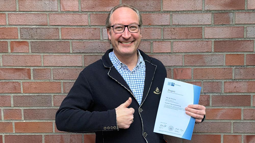 Ausbildung Hamburg: Jan Menssing ist jetzt zertifizierter Ausbilder (AEVO) mcc menssing chemiehandel hamburg jan menssing ausbilder aevo